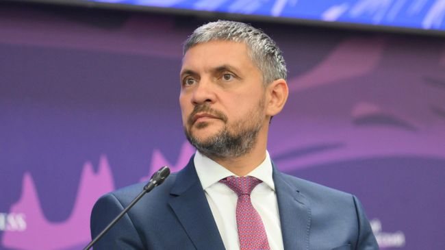 Губернатор Камчатки проголосовал на выборах в Госдуму вместе с семьёй