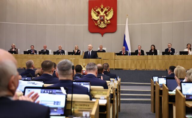 Средний возраст депутатов Госдумы достиг 54,3 года