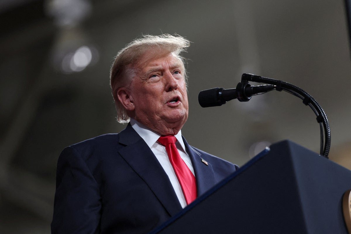 Трамп вновь заявил, что бассейн у Линкольн-мемориала разрушили вандалы