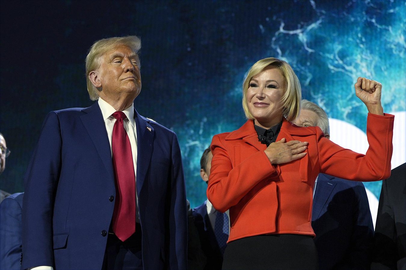 Евангелисты как политический инструмент Трампа: от Овального кабинета до Пентагона