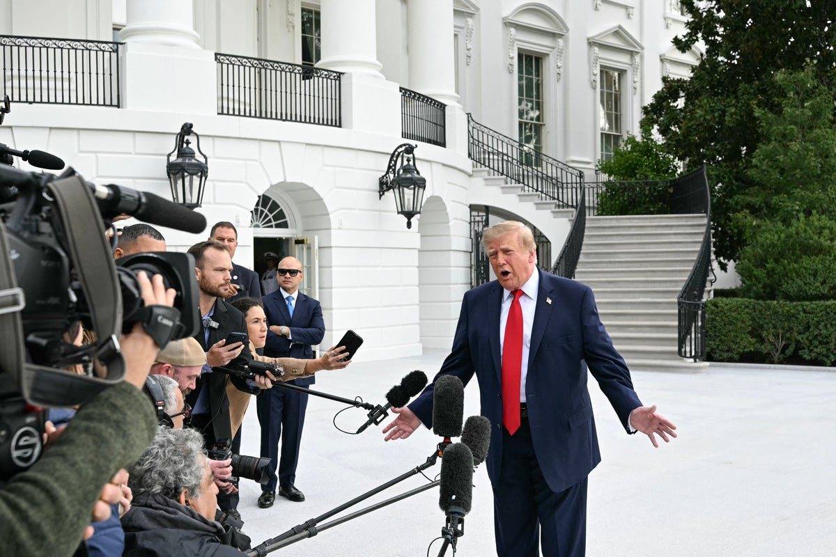 Трамп призвал журналистку к тишине и назвал утверждение Обамы о мире под управлением женщин «нелепым»