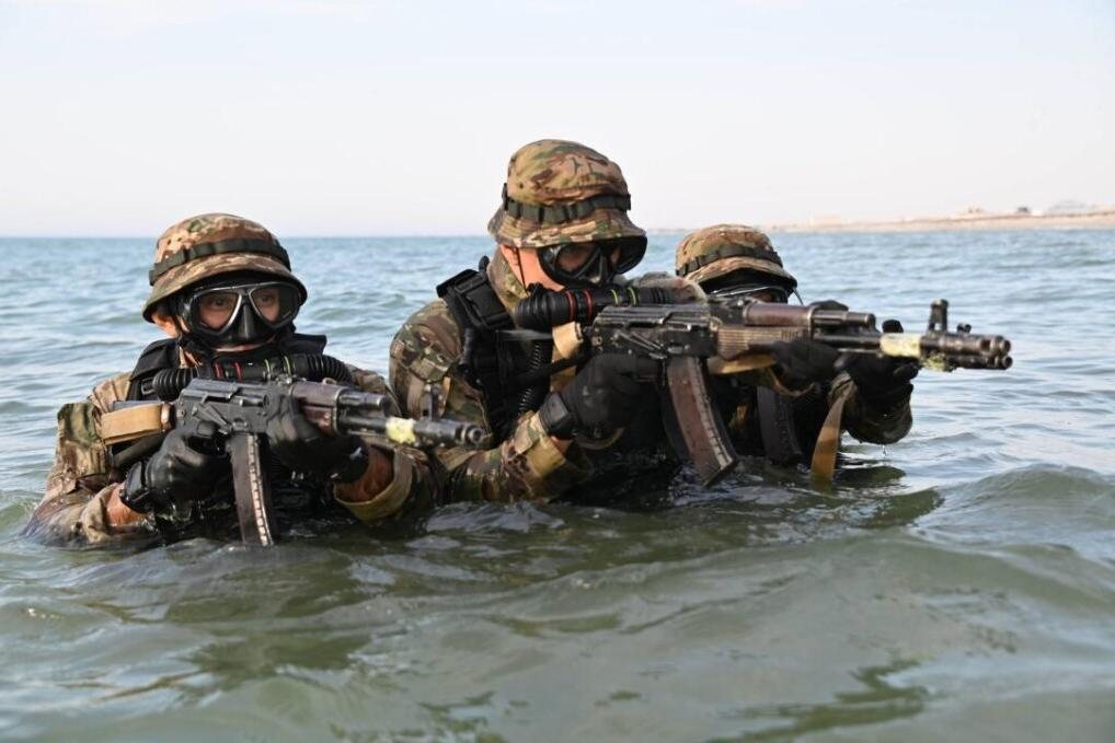 На Каспии во время учений ВМС Казахстана погибли девять военнослужащих