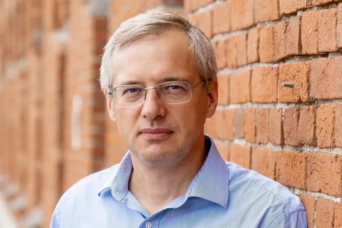 Алексеев назвал арест политолога Кынева «очень странным» и раскритиковал условия в СИЗО